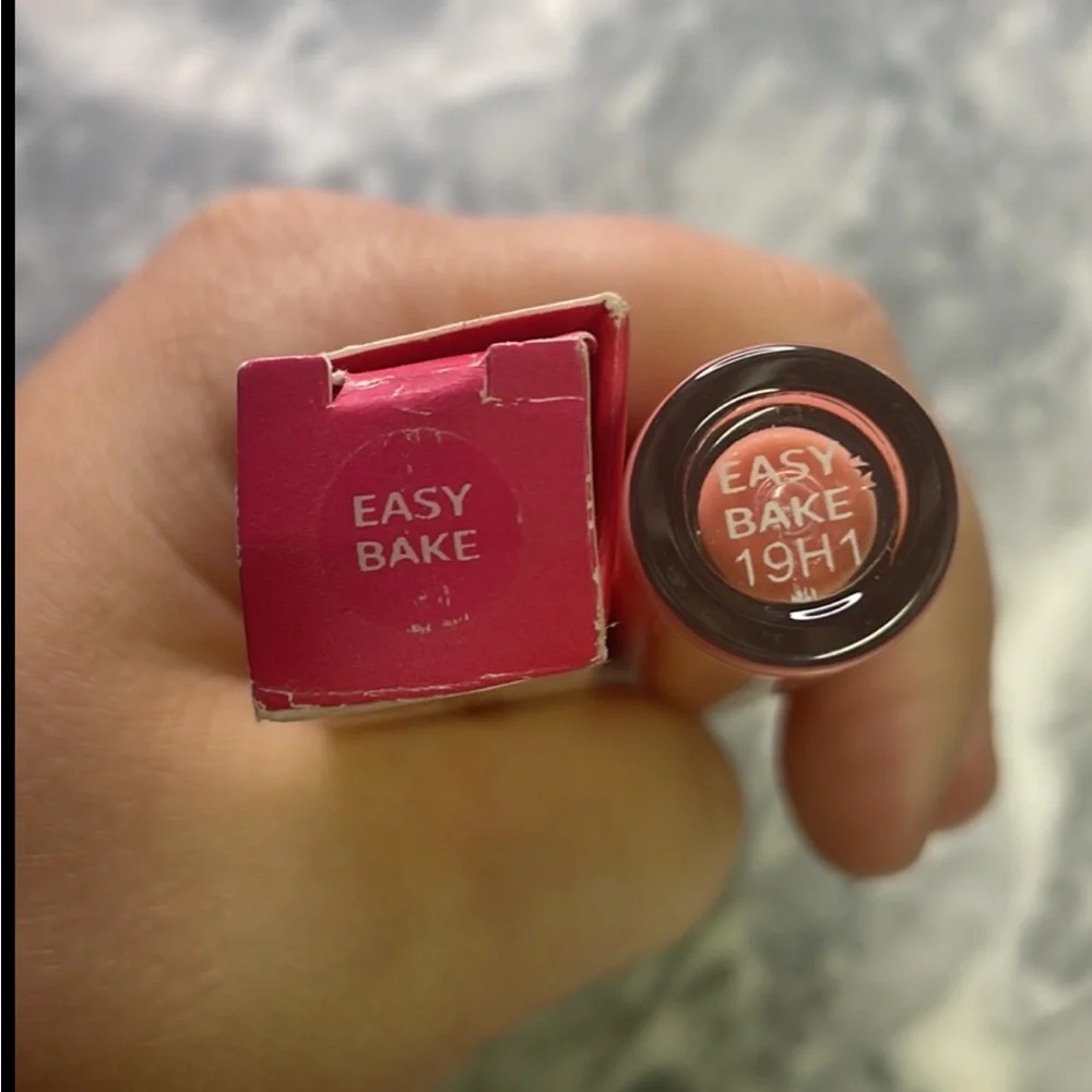 New Colourpop Ultra Glossy Lip Easy‎ Bake